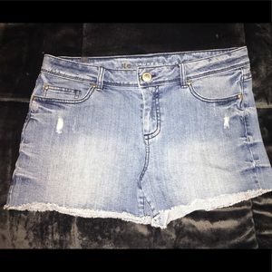 LC Lauren Conrad denim shorts